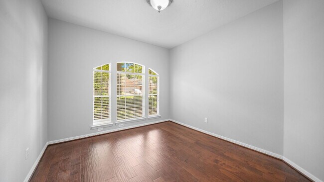 Building Photo - Welcome home to Alden Bridge, where comfort meets The Woodlands lifestyle!