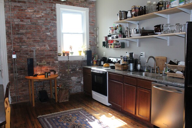Primary Photo - 2908 Cherokee St