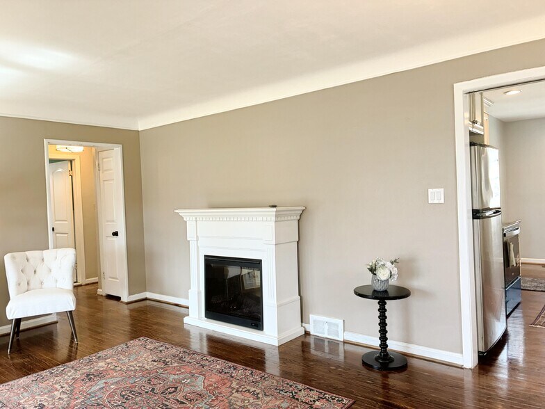 Building Photo - 1655 Hazel St