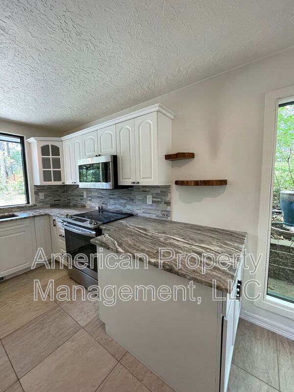 Building Photo - 3711 E 108th St