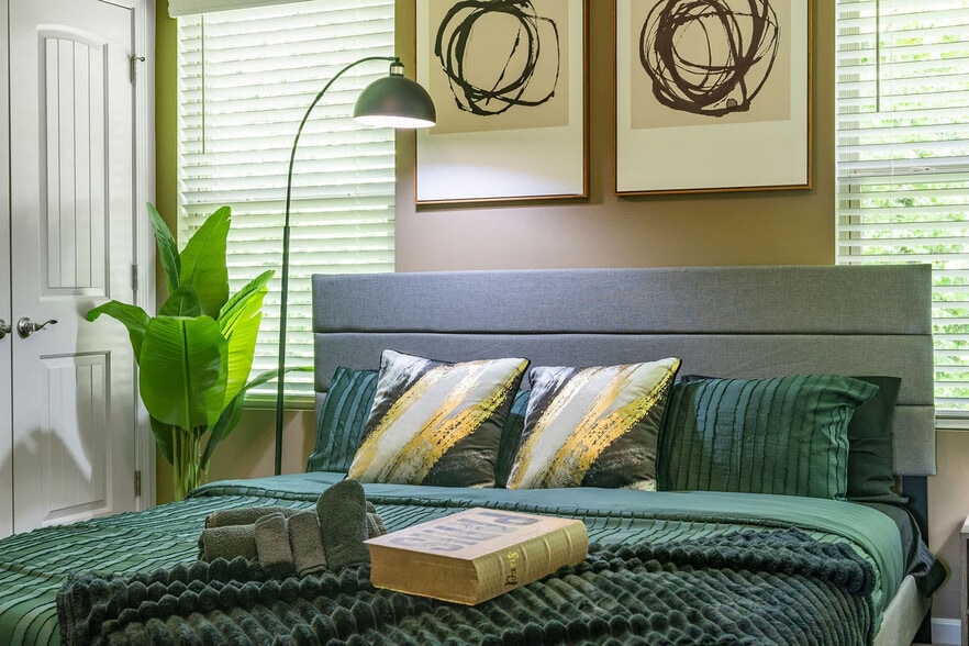 Building Photo - 227 Socket St