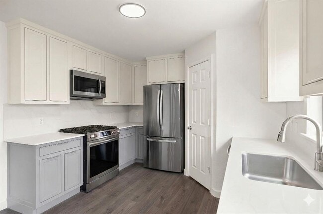 Building Photo - 2204 Founder Dr