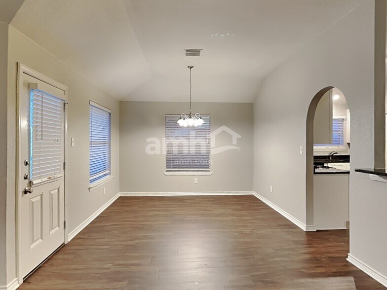 Building Photo - 5010 Chase Mountain Dr