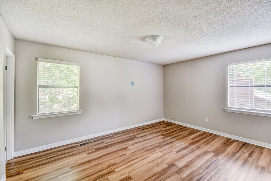 Building Photo - 1121 Sunscape Cir