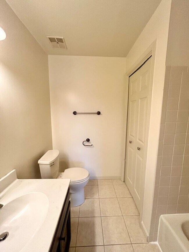 Building Photo - 10714 Kings Riding Way