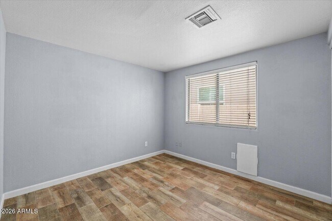 Building Photo - 3260 S Laguna Dr