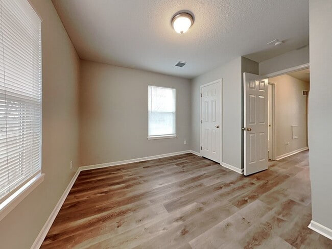 Building Photo - 4221 Woodland Ave