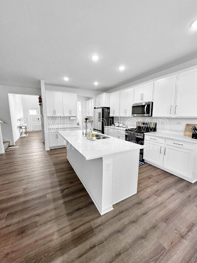 Building Photo - 765 Kentshire Cir