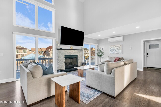 Building Photo - 3330 Windsor Ave