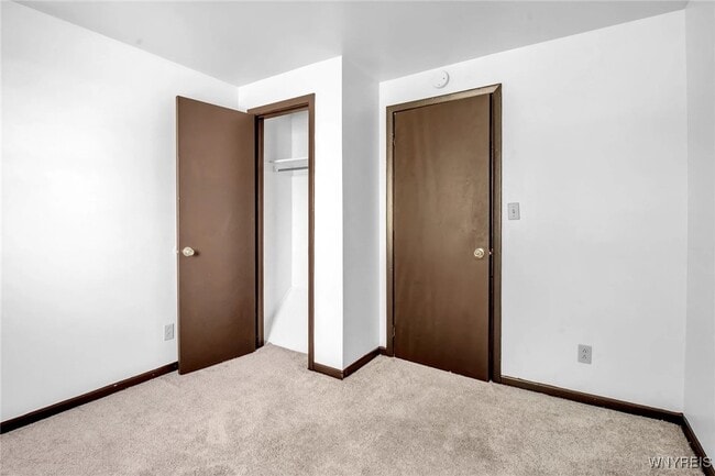 Building Photo - 247 Glenhaven Dr
