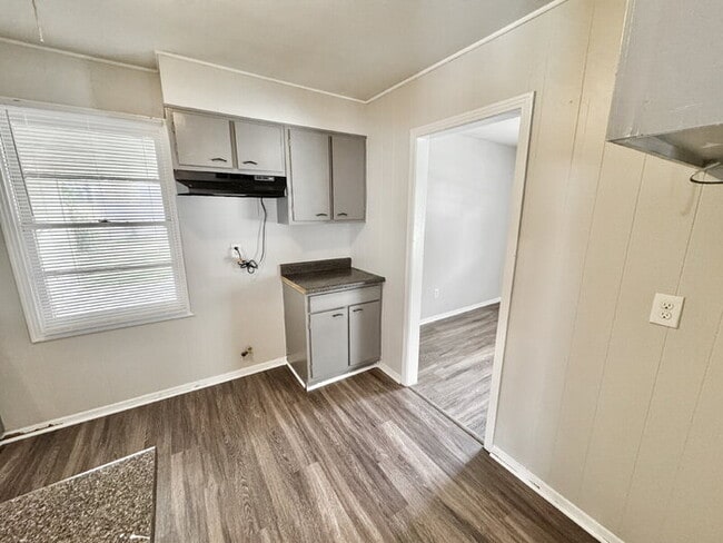 Building Photo - 3224 Aden St