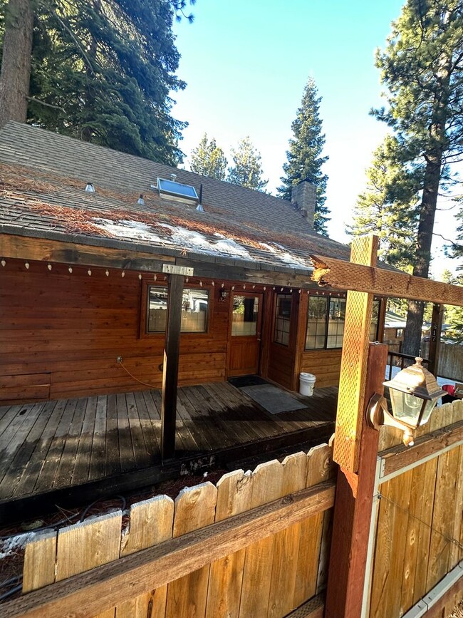 Primary Photo - Sweet and Cozy 2Bd 2Ba Cabin. Pet friendly...