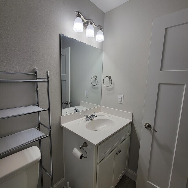 Building Photo - 27 Patrick Dr