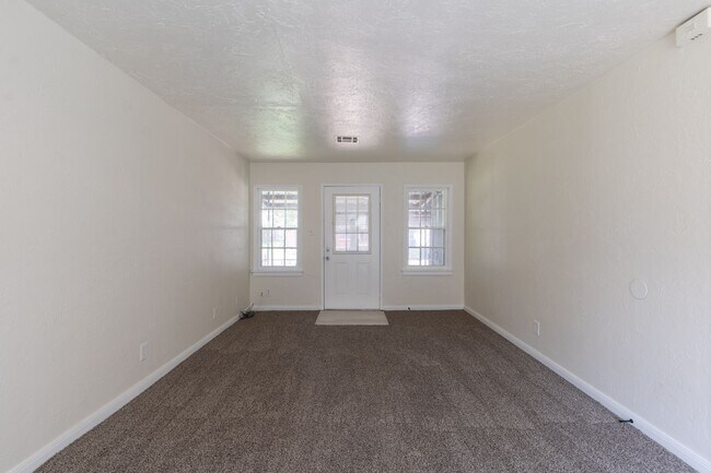 Building Photo - 3 Bedroom Rent to Own Home Available!