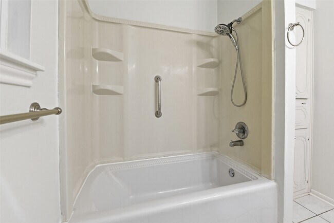 Building Photo - 2115 Oak Shores Dr