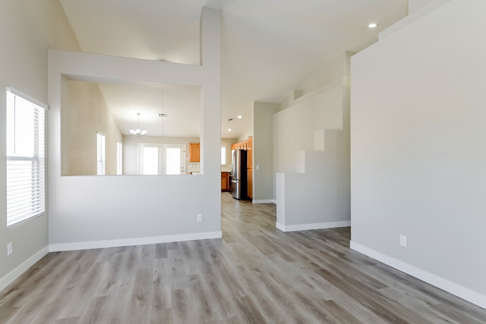 Building Photo - 1283 Silver Knoll Ave