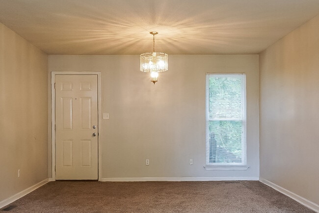 Building Photo - 1501 6th Pl NW