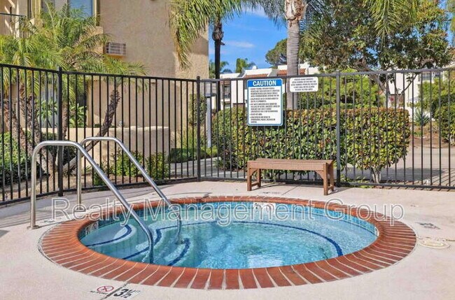 Building Photo - 7360 Park Ridge Blvd