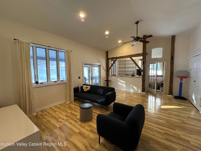 Building Photo - 180 Yerry Hill Rd