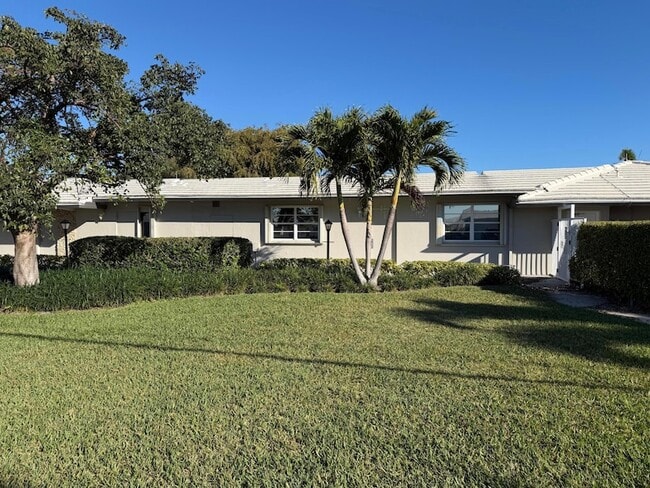 Building Photo - 1113 Lake Terrace