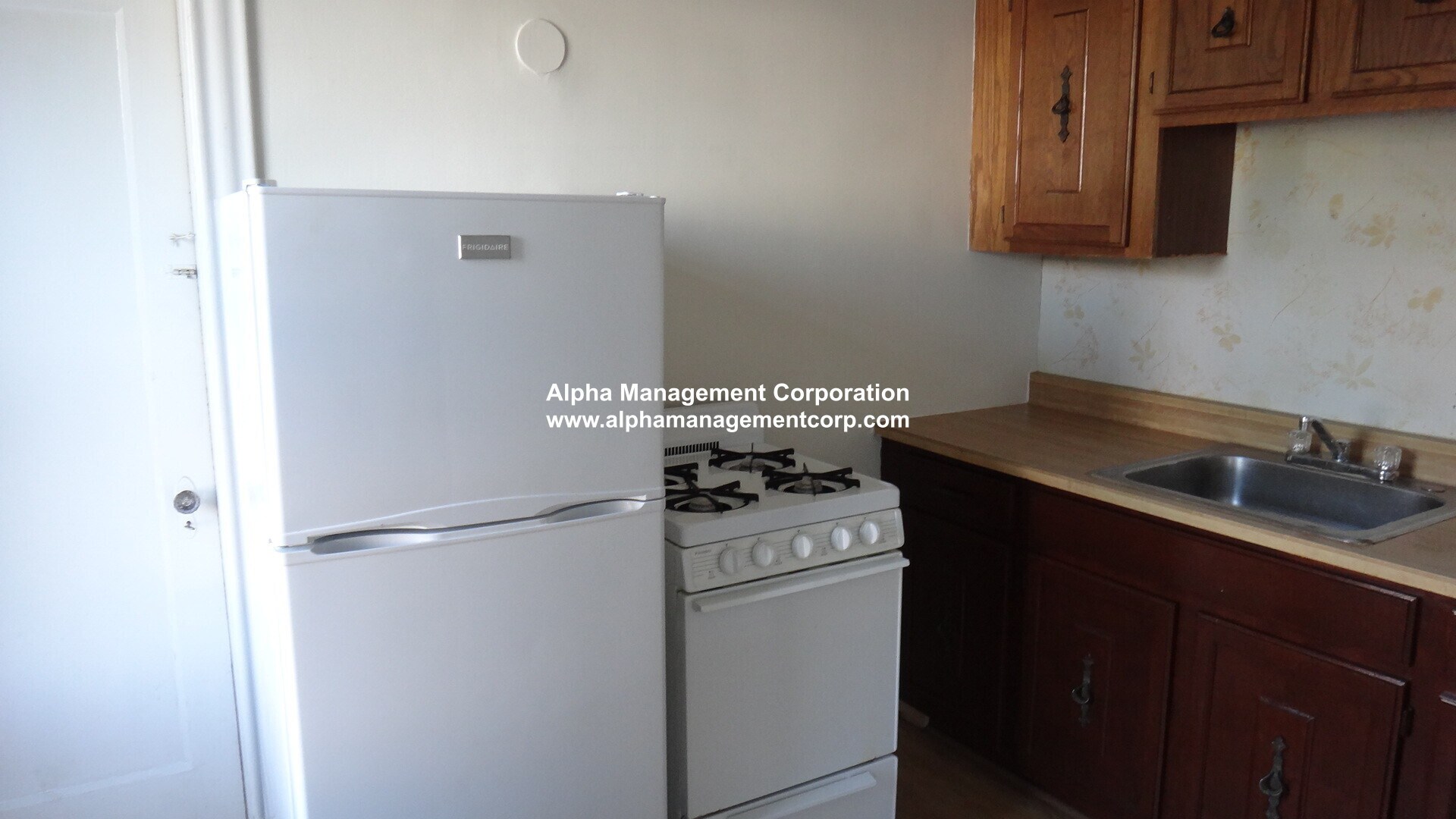 Building Photo - 349 Pleasant St