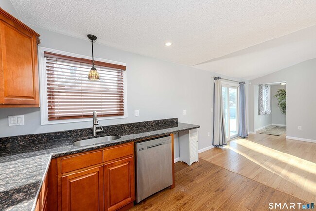 Building Photo - 49 Kimberly Cir