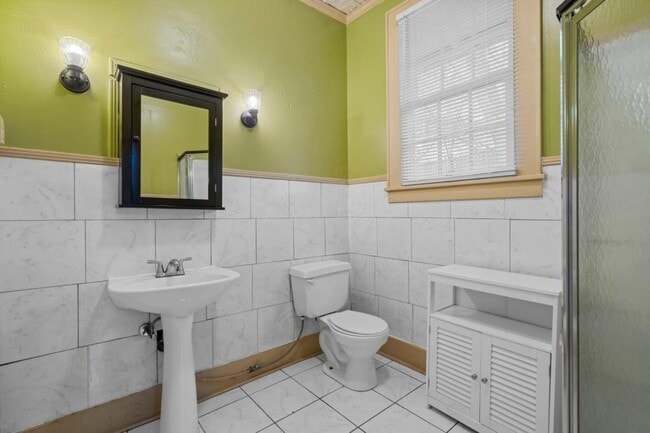 Building Photo - 113 Dell St