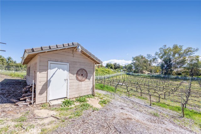 Building Photo - 38900 Ave Arriba