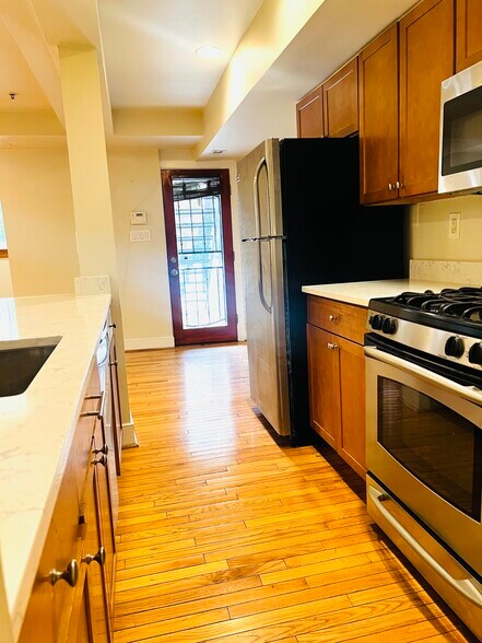 Building Photo - 1305 Clifton St NW