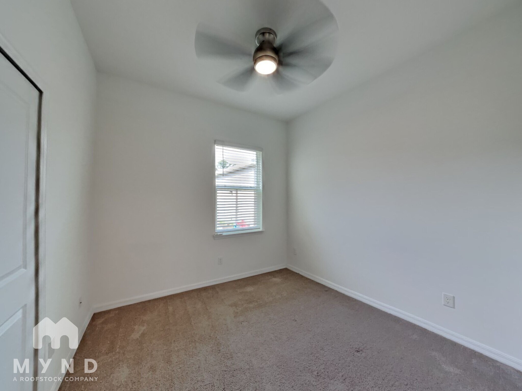 Building Photo - 815 FIREROCK LN