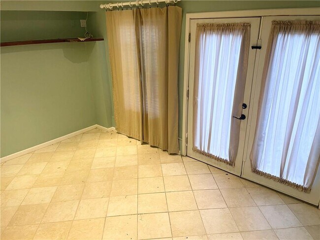 Building Photo - 2956 Spring Lake Dr