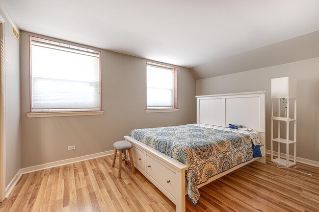 Building Photo - 210 Leonard Wood S