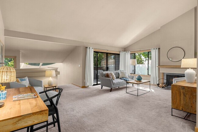 Building Photo - 2Bd/1.75Ba Kirkland Condo