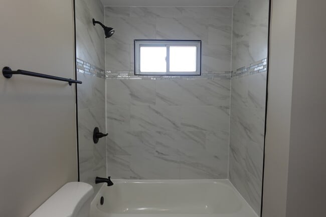 Building Photo - 1800 Hollywood Ave