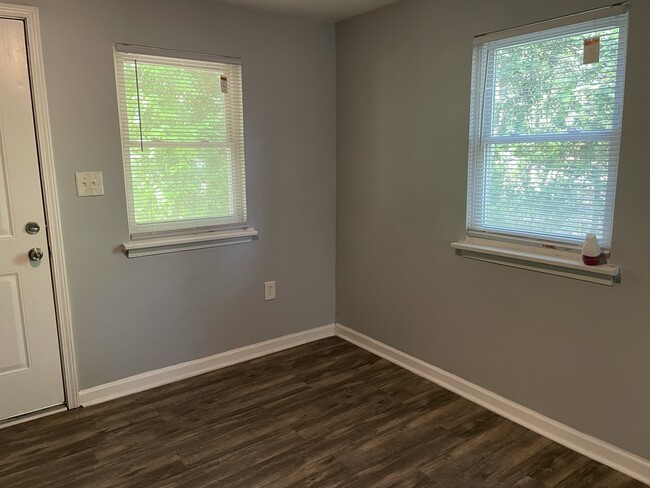 Building Photo - 207 Colleton Rd