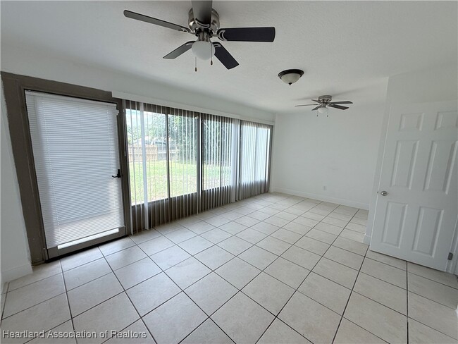 Building Photo - 944 Galaxy Ave
