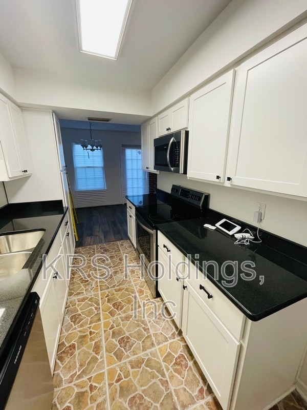 Building Photo - 1330 Rica Ct