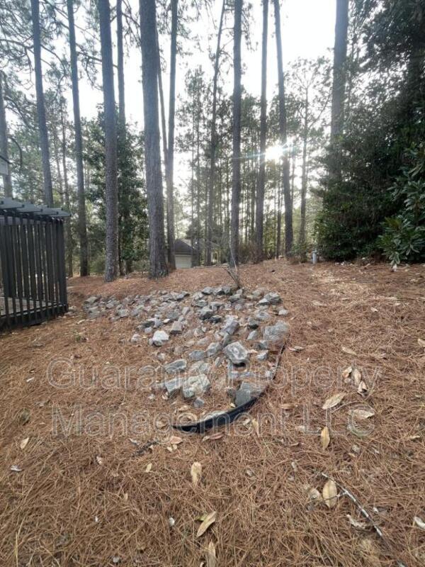 Building Photo - 475 St Andrews Dr