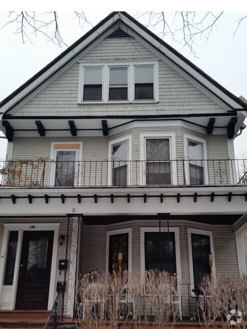 Building Photo - 114 Russell St