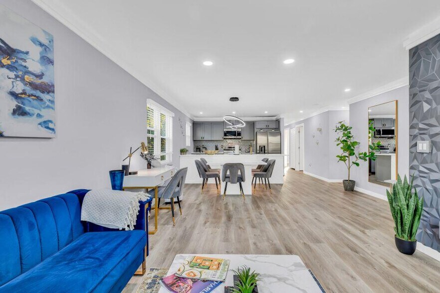 Building Photo - 1000 Parkwood Ave