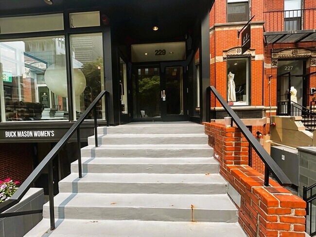 Building Photo - 229 Newbury St