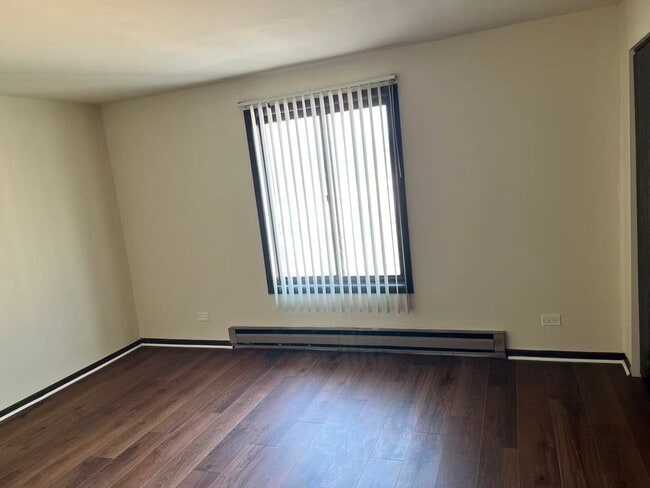 Building Photo - 16640 Crescent Ave