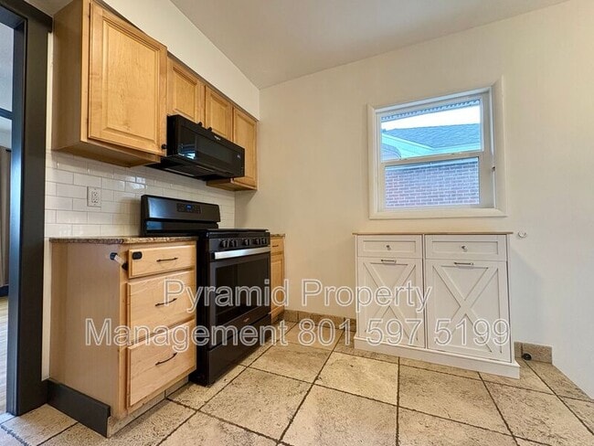 Building Photo - 578 E 1700 S