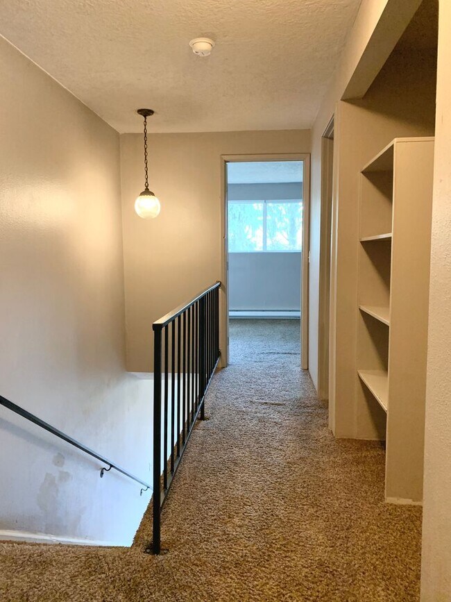 Building Photo - 4870-4874 Sunnyside Rd SE #11894