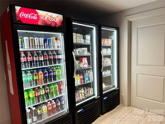 Building Photo - 905 Kenilworth Ave