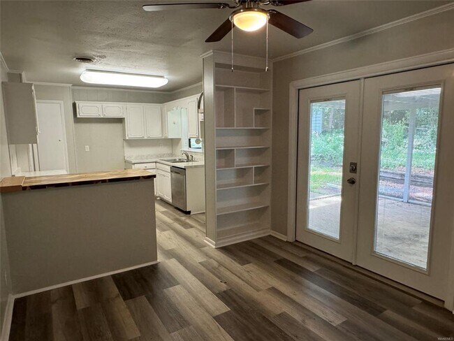 Building Photo - 768 Marquette Dr