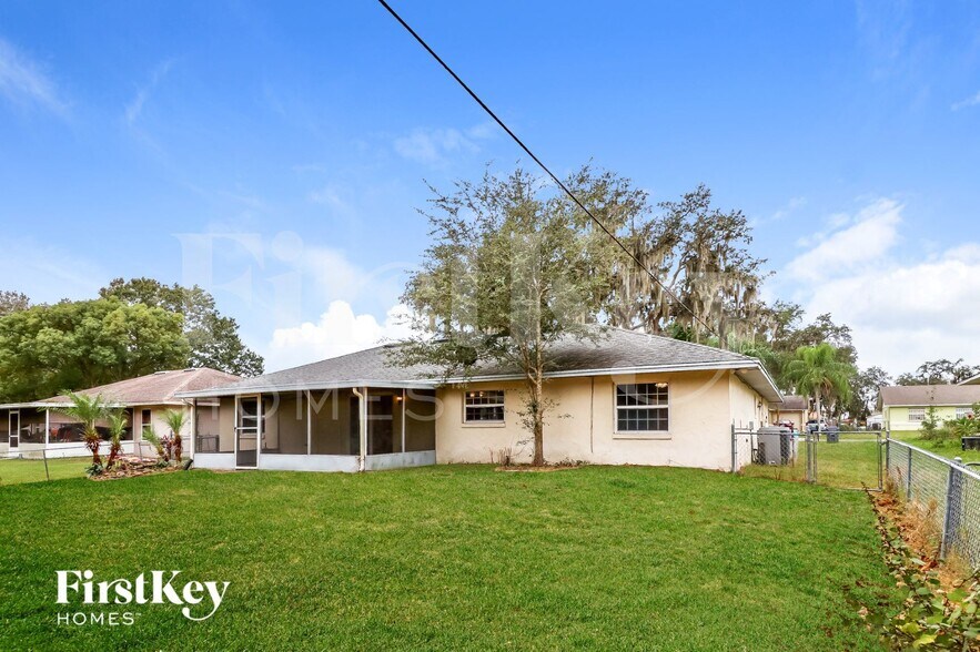 Building Photo - 2413 Timbercreek Loop E