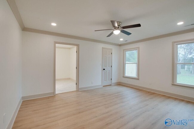 Building Photo - 2042 Rosebury Ln SW