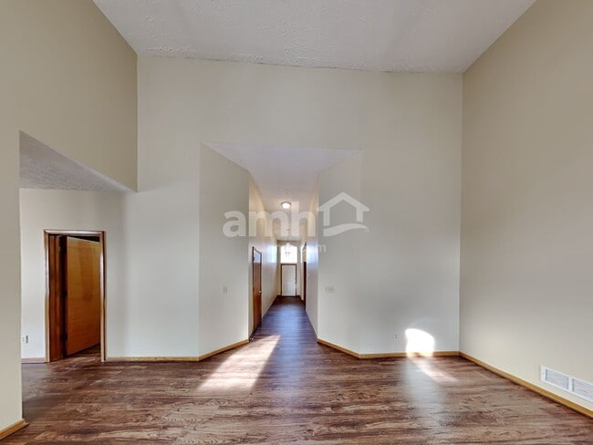 Building Photo - 8845 Amaranth Ct