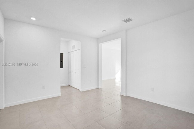 Building Photo - 2542 SE 29th St